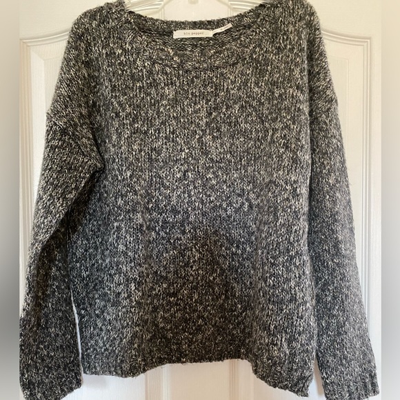 NEW PRICE‼️✨Charcoal grey marled knit Blu Pepper sweater, Size Small. ✨🖤 - Picture 4 of 6